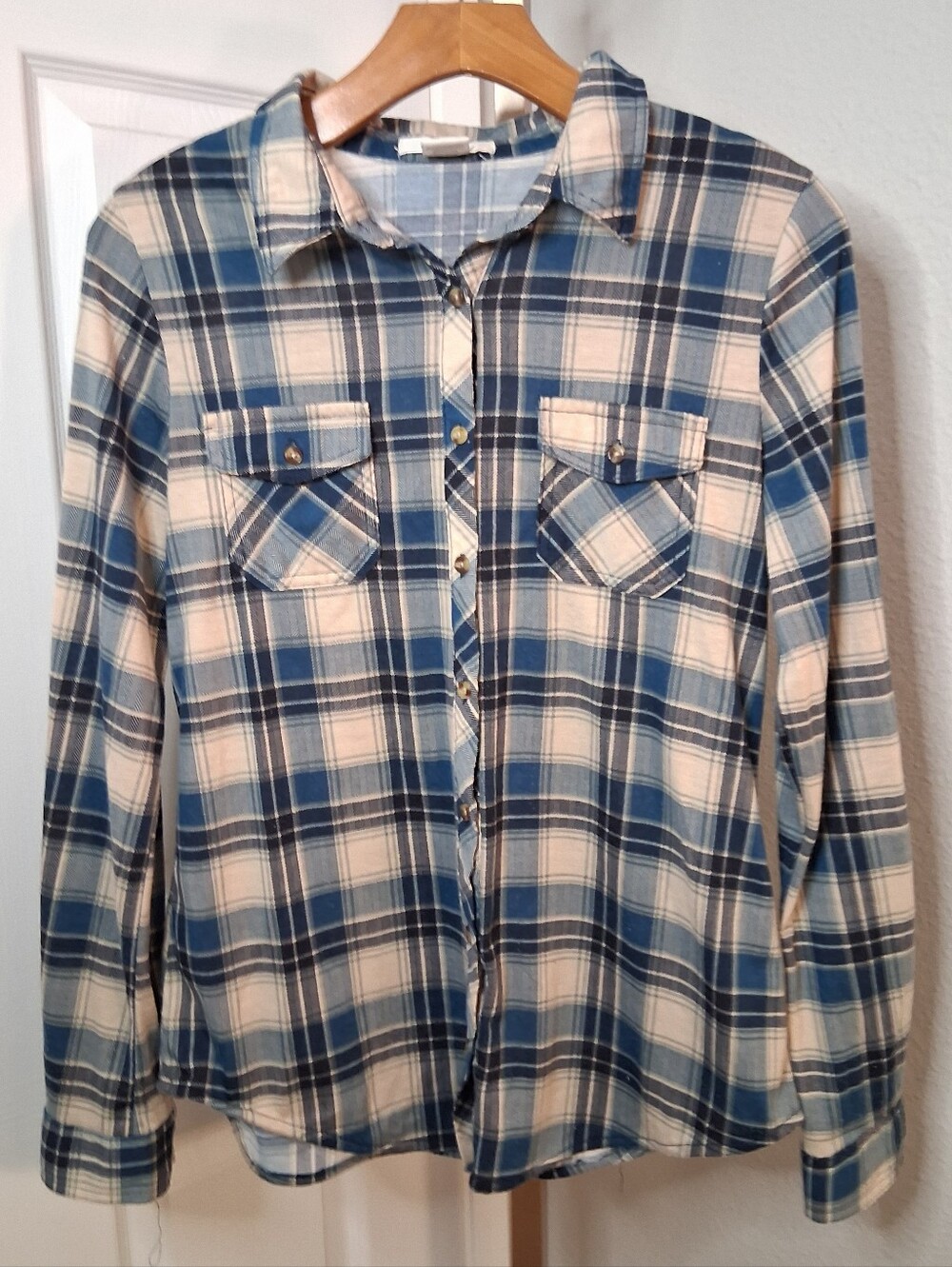Passport Soft Plaid Long Sleeve Button Down Medium